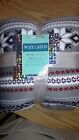 050428433157 Wayland Square Jersey Sherpa Throw Set And Pillow