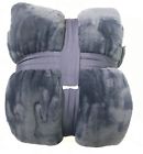 096619282876 Kirkland Signature Plush Blanket King Deep Blue