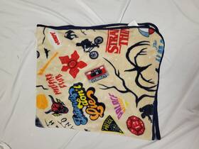 21laps 032281812652 Stranger Things Super Soft Fleece Travel Blanket Throw 40x50