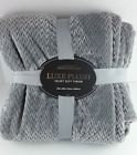 791551794875 Berkshire Life Luxe Plush Velvet Soft Throw In