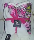 810085029366 True Timber Camo Sherpa Throw Pink Blanket Leaf
