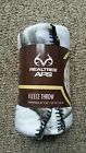 819676015573 Realtree New Apc Fleece Throw White