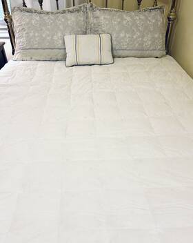 101926 Aeolus Down White Blanket/quilt Queen Size 90x108 By Guc