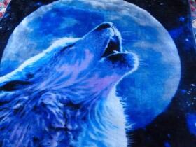 American Heritage 087918341036 Blue Moon Wolf Royal Push Raschel Throw 50x60 Inches Preowned