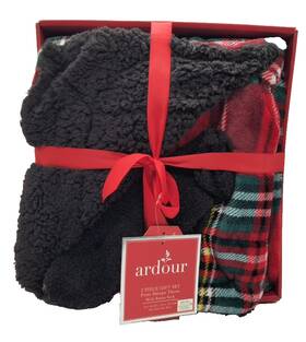 Ardour 194169006727 Sherpa Throw Gift Set 50 X 60 Inch Bonus Socks Green Plaid Holiday