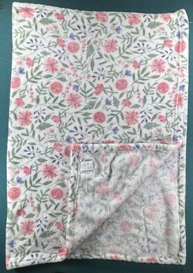 Rn143333 Ava Olivia 143333 Floral Polyester Throw Blanket 28x38 White Pink Green Purple