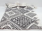Azo-tbl-mul Rivet High Contrast Global Geometric Throw Blanket
