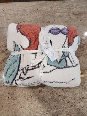 3700007975 Barefoot Dreams New Cozychic Ariel Blanket Size 45 Inch 60