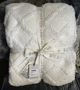 Barefoot Dreams 808460125901 New Diamond Jacquard Rare Cozy Chic Throw - Pearl Color 54x72