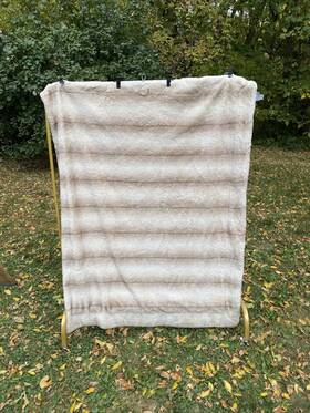 Berkshire 791551578512 Collection Faux Fur Throw 48x59 Inch Marble Natural Color Reversible Brown