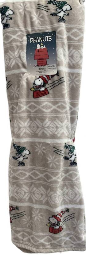 Berkshire Blanket & Home Co 761596852342 And Co. Peanuts Gang Christmas Velvet Soft Plush Throw