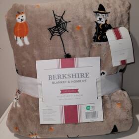 Berkshire Blanket & Home Co. 791551254997 And Oversized 60 Inch X70 Velvetsoft Throw Ftdogsft W Gift Tag