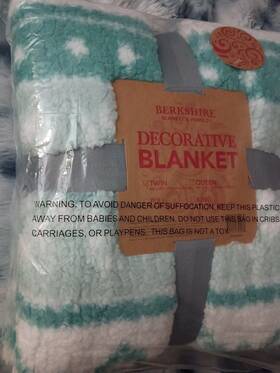 Berkshire Blanket & Home Co. 791551304289 And Twin Plush Soft Fleece Seaglass Teal Green White