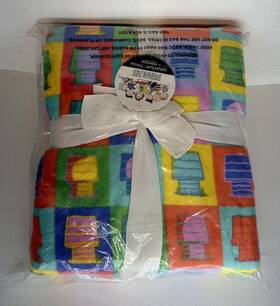 Ht626a Berkshire Blanket Peanuts Charlie Brown Velvet Soft Oversize 70 X 55 In Throw