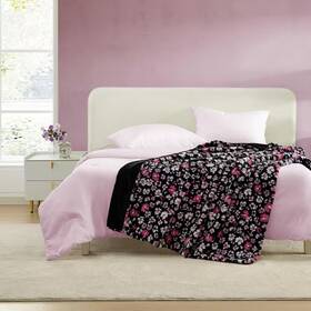 Betsey Johnson 744759897275 Leopard Rosettes 1-piece Black/bright Pink Faux Rabbit Fur 50 Inch X 70 Throw