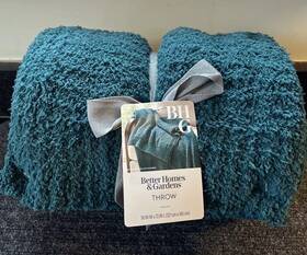 Better Homes & Gardens 847420074286 And Spruce Green Cozy Knit Throw Blanket 50 Inch X 72 Nwt