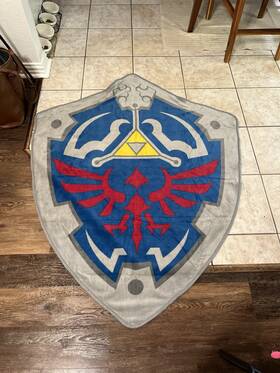 Bioworld 843743186491 Nintendo Legend Of Zelda Hylian Shield Shaped Plush Throw Blanket Nib