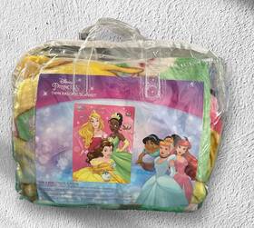 5900-908221-100 Blanket Princess Twin Raschel 60 Inch X Bo / 152cm.x203 Cm