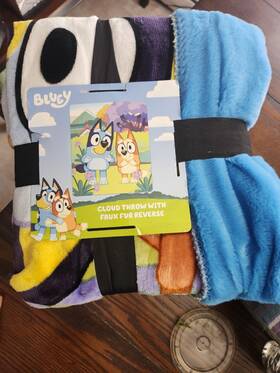 990353463 Bluey Cloud Fleece Throw With Faux Polyester Fur Reverse 50 Inch X 60 Nwt See Photos