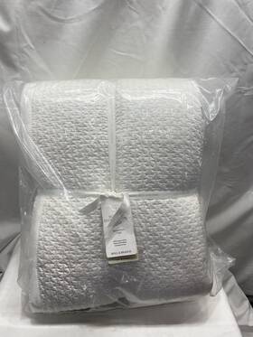 Boll & Branch 840103752136 And Signature Textured Stitch Quilt White King