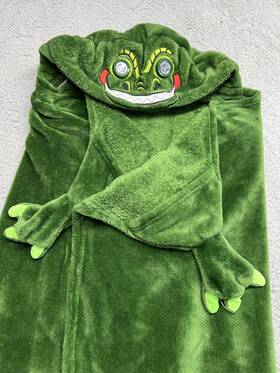Bright Eyes 817889011931 Dinosaur Blanket With Led Light-up Eyes/folds Into A Pillow