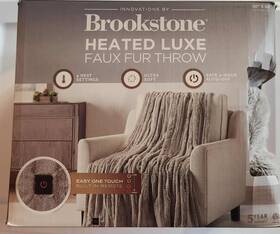 Brookstone 846756066927 Heated Luxe Faux Fur Throw Blanket With 4 Heat Settings 50 Inch X 60