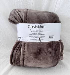 Calvin Klein 883893937055 Oversized Solid Brown Ultra Soft Plush Full / Queen Blanket Nip