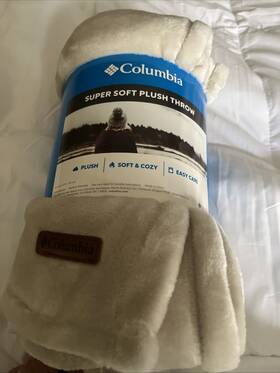 Columbia 810078754992 Super Soft Plush Throw