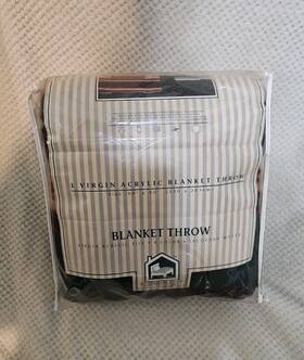 Columbine Cody Corporation 757732388028 Vtg Home Collection Inch Virgin Acrylic Blanket Throw 60 X 80 1993