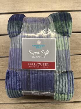 Comfort Bay 847975076896 Plush Blanket Full/queen 86 Inch 90 Green And Blue