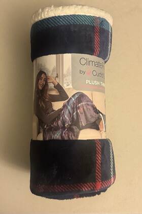 Cuddl Duds 714370685353 Climateright Plush Throw With Sherpa Lined Foot Pocket 50 Inch X 70