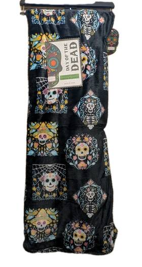 116422 Day Of The Dead Throw Blanket Velvet 50 Inch X 70 Sugar Skull Halloween Festive Nwt