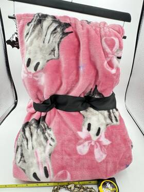X201-24 Deco Pink Ghost With Bows Throw Blanket