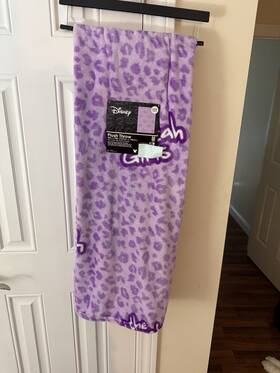59088 Disney 00127 58436 Cheetah Girls Plush Throw Blanket Purple Leopard Print 50 X 70 In