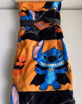 Disney 032281130947 Stitch Pumpkin And Vampire Halloween Soft Plush Throw Blanket 60 X 70 Inch New