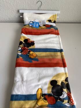Disney 032281158194 Mickey And Minnie Mouse Beach Sunset Soft Plush Throw Blanket 50 Inch X 70 New