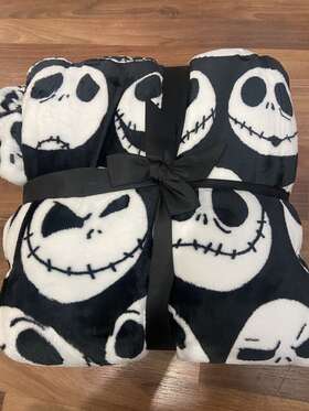 Disney 032281177904 Disneys The Nightmare Before Christmas Plush Throw Blanket Nwt