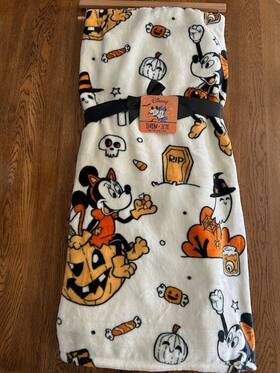 Disney 032281184292 Mickey And Minnie Mouse Halloween Plush Throw Blanket 60 Inch X 70 New