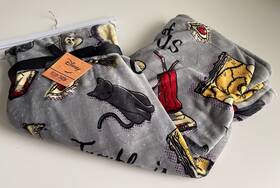 Disney 032281184490 Hocus Pocus Sanderson Sisters Soft Throw Blanket Grey 50x70 Halloween New