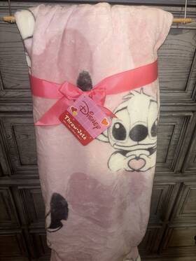 Disney 032281781095 Stitch Plush Throw Blanket 60 X 70 Inch Valentines Day Hearts Pink New