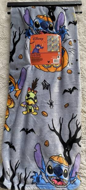 Disney 032281813369 Stitch Scrump Halloween Bats Soft Plush Throw Blanket 50 Inch X 70 New