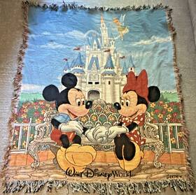 090830 Disney Walt World Mickey And Minnie Castle Tapestry Throw Blanket 50x60 Inch