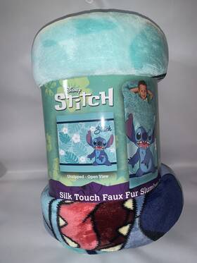 29500 Disney 1dls/29500/0001/ret Lilo And Stitch Silk Touch Faux Fur Sleeping Bag 27 X 56 Folded Nip