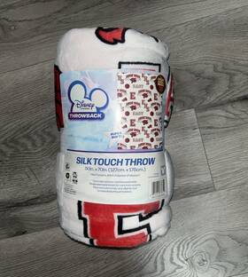 Disney Channel Jfa-110128-mu Throwback Silk Touch East High Throw Blanket 50x70 Polyester Red