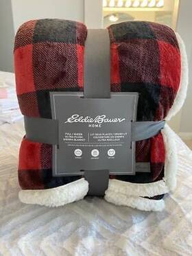 Eddie Bauer 883893749832 Queen Canyon Plaid Red Black Sherpa Reversible Buffalo Blanket
