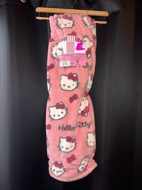 Fine 190604856797 New Rare Hello Kitty Ultra Faux Fur Throw Blanket 50 Inch X70 Pink Viral