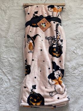 Franco 032281810627 Disney Winnie The Pooh Tigger Piglet Halloween Pink Throw Blanket 60 Inch X 70 New