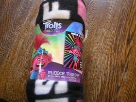 Franco 073558800385 Dreamworks Trolls World Tour 40x50 Inch Polyester Fleece Throw Music Is Life Nip