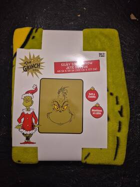 Franco 073558903444 New Dr. Seuss The Grinch Silky Soft Throw 40 In X 50