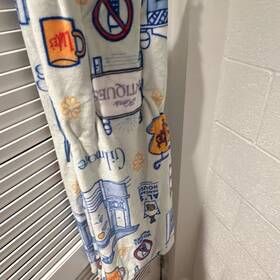Gg-plsh-5070 Gilmore Girls Plush Throw Blanket 50x70 Polyester White/blue/orange Lukes